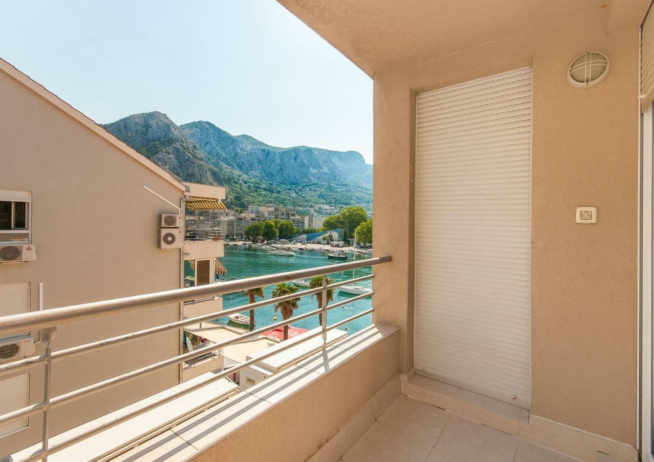 Modern New Flat Next To River Cetina 奥米什 外观 照片